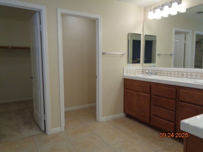 Building Photo - Spacious Quartz Hill 2 Story Home Offering 3663 sq. ft. and was Built in 2004