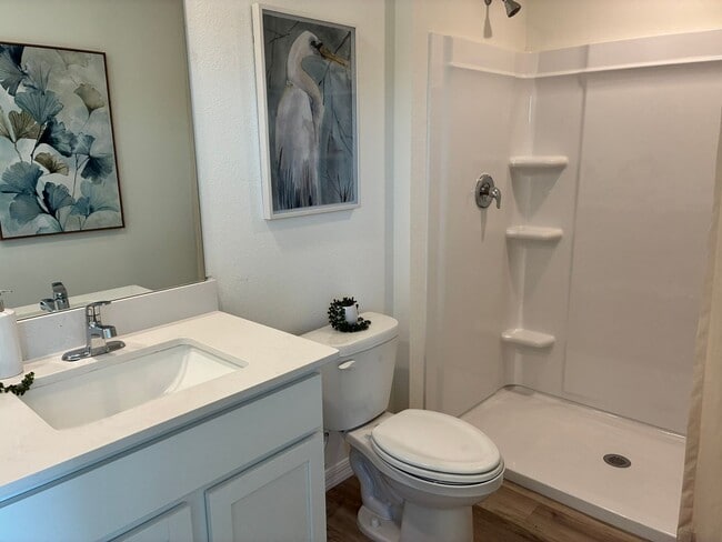 Building Photo - 3 bedroom, 2.5 bath Townhome