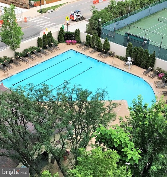 Pool/Tennis Courts - 1530 Key Blvd