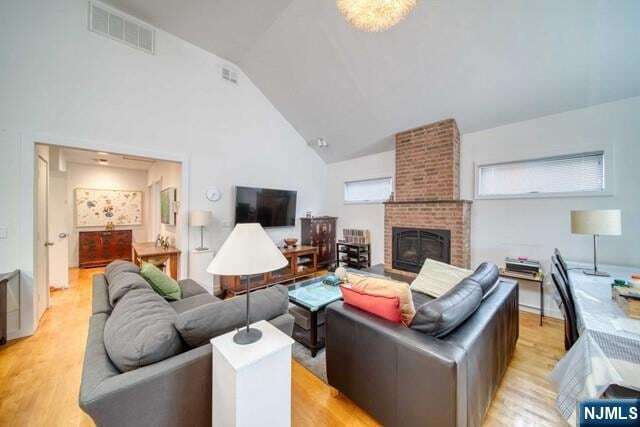 Building Photo - 1605 Center Ave