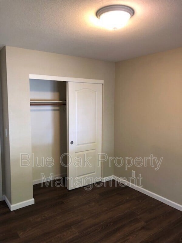 Building Photo - 2158 Robailey Dr