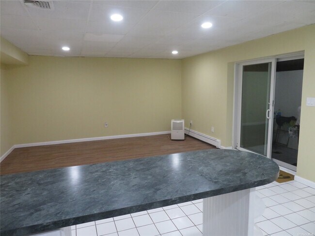 Building Photo - 33 Pine Cone Ln