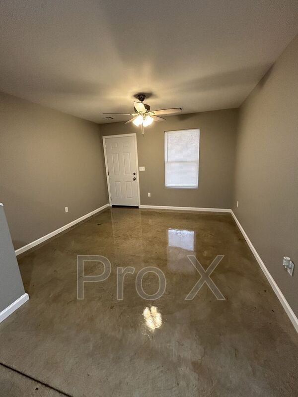 Building Photo - 518 E Monroe St