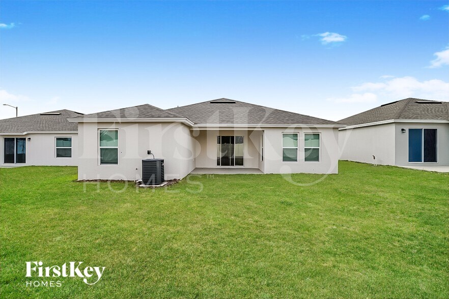 Building Photo - 429 Earhart Dr