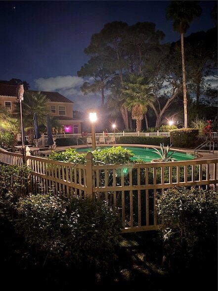 Building Photo - 3971 Square E Ln