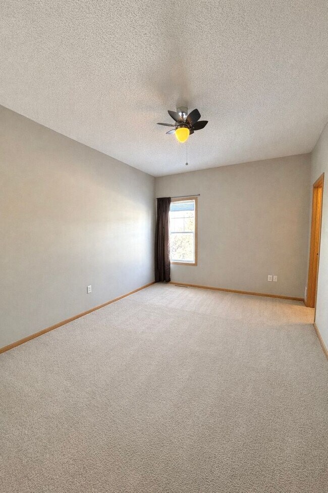 Building Photo - Gorgeous 2bed 2bath Townhome in Bailey’s Arbor