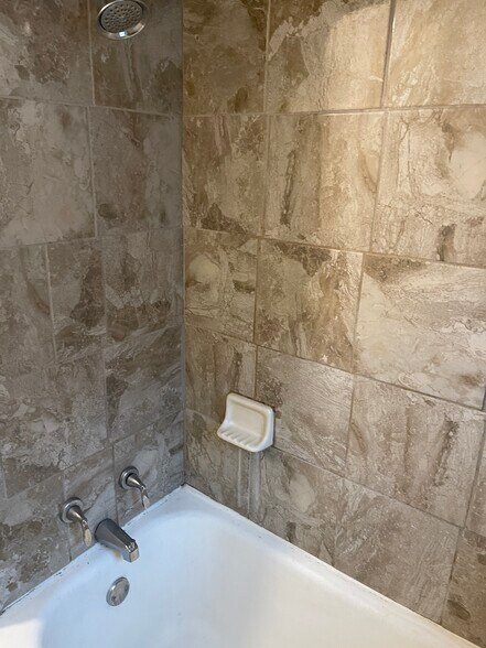 Building Photo - 505 S 4th St