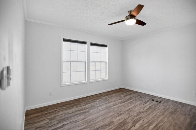 Building Photo - 318 Souther Rd