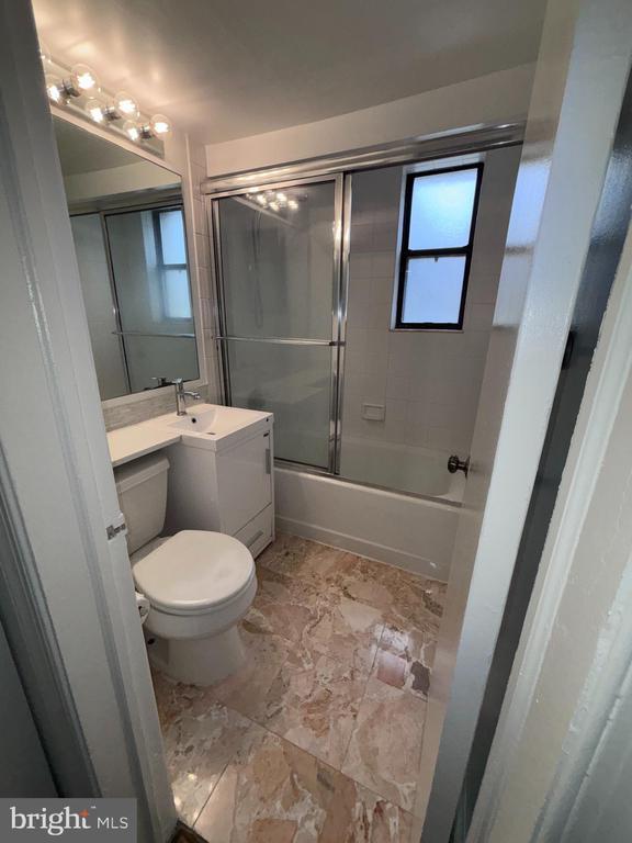 Building Photo - 3815 Davis Pl NW