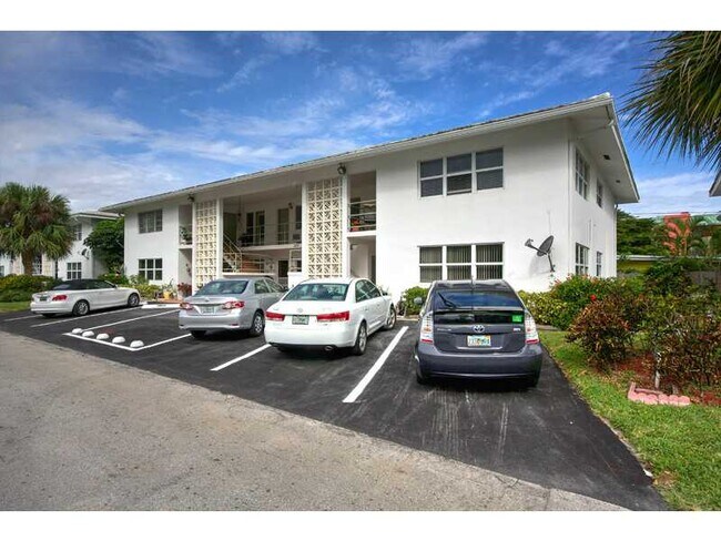 Building Photo - 3213 Colony Club Rd