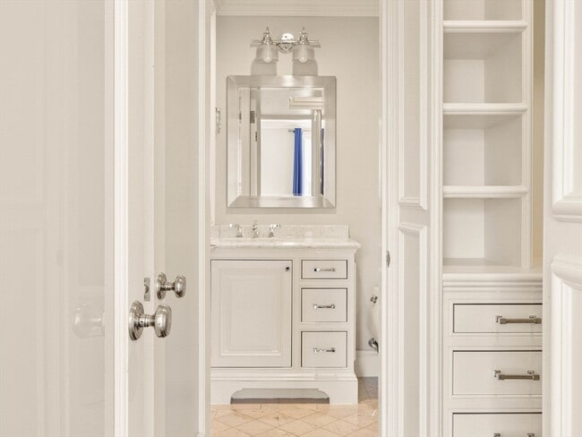 Building Photo - 5 Marlborough St