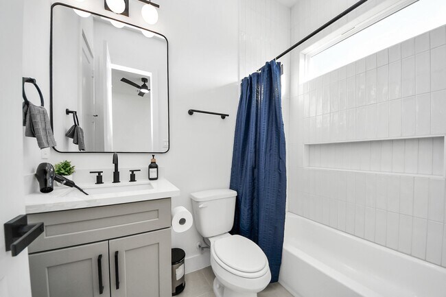 Building Photo - 3909 Maggie St