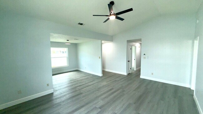 Building Photo - 5390 Warrior Ln