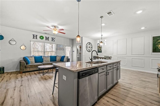 Building Photo - 7492 Knoll Hollow Rd