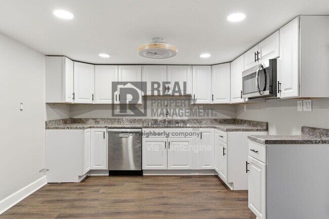 Building Photo - 1246 S Russell St