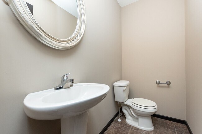 Building Photo - 11050 E Fawn Grove St