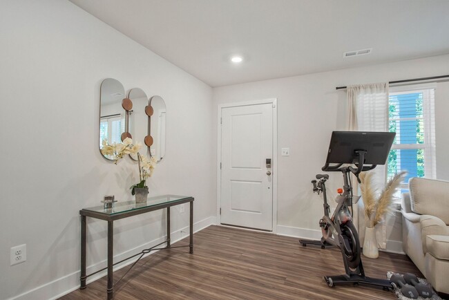 Building Photo - Spacious 3BR Townhome in Annapolis, modern...