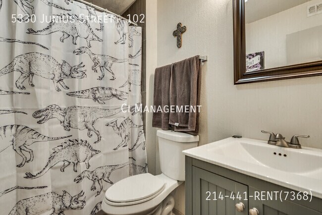 Building Photo - 5330 Junius St