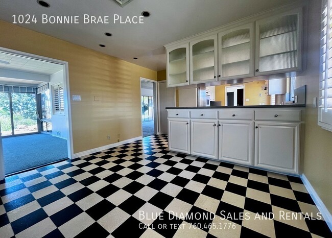 Building Photo - 1024 Bonnie Brae Pl