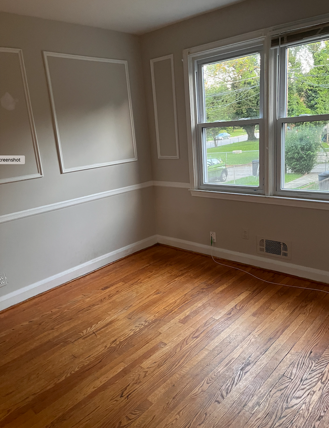 Building Photo - 3 Bedroom, 2 Bath Townhome in Towson, with...