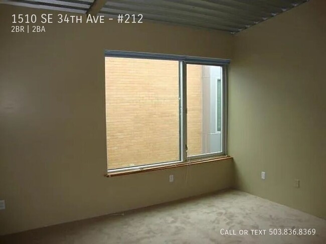 Building Photo - Spacious 2-Bedroom Condo in the Heart of H...