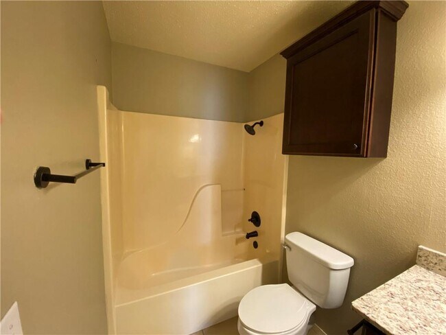 Building Photo - 658 W Martha Dr
