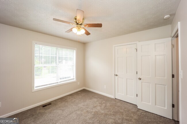 Building Photo - 1056 Whistle Dr