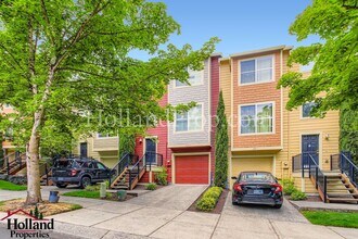 Building Photo - Wonderful 3 Bed 3 Bath Townhouse in  Hillsboro!