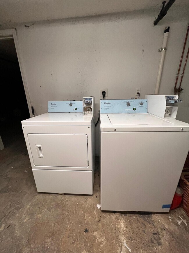 Building Photo - 30 Cross St