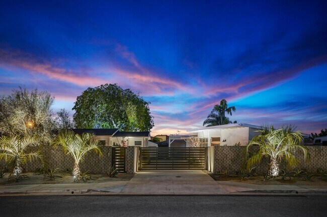 Building Photo - Carr- 1636-1638 Santa Ana