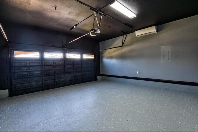 Building Photo - 5869 Halleck Ct