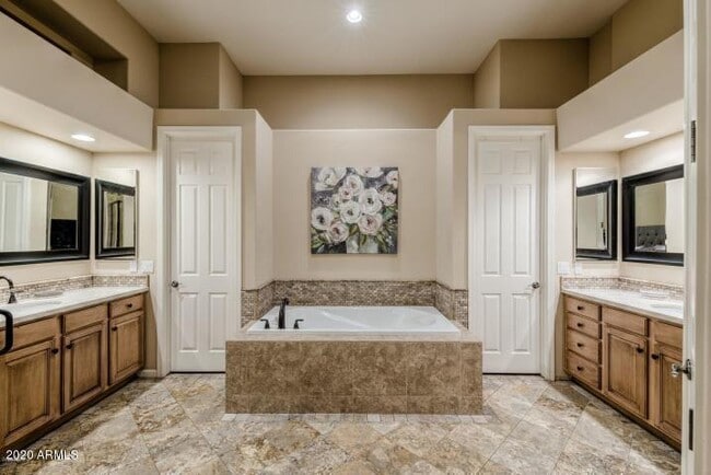 Building Photo - 8010 E Wingspan Way