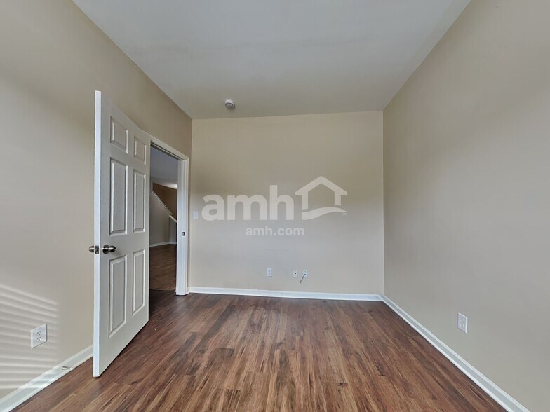 Building Photo - 123 Brookhaven Rd