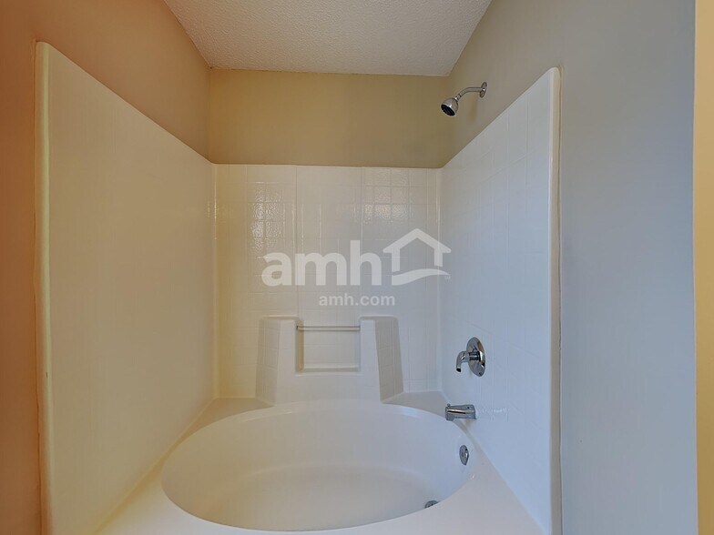 Building Photo - 4809 Tommans Trl