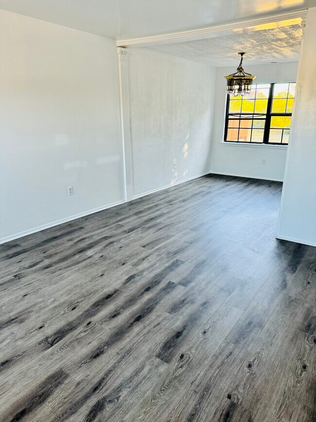 dining room - 127 Willow Turn