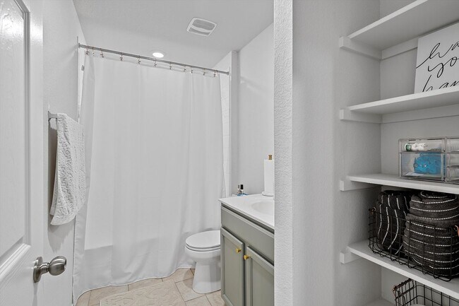 Building Photo - 9705 Kensley Rose Dr