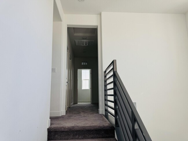 Building Photo - 41138 Harvey Mudd Dr