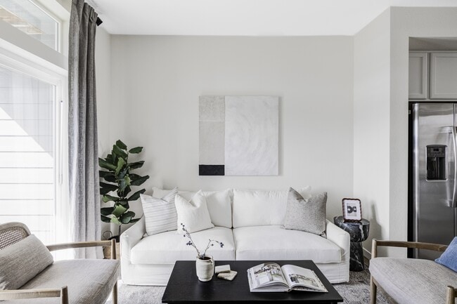 Building Photo - 2862 S Galapago Ct
