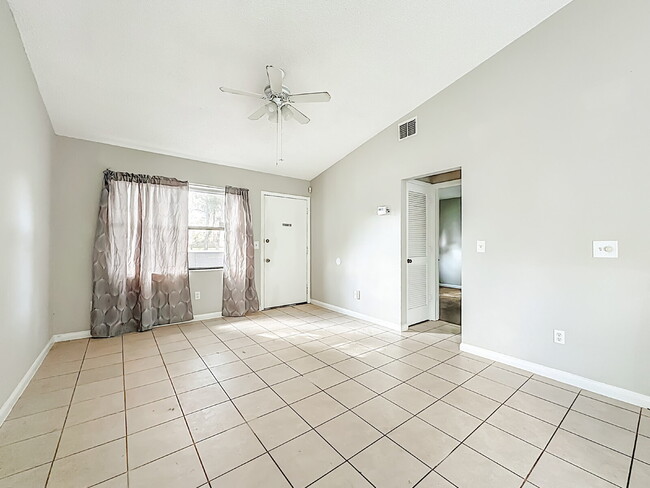 Building Photo - 8312 Westover Ct