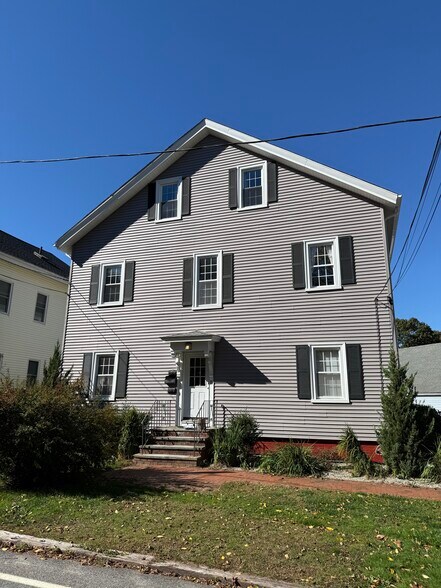 Primary Photo - 35 Updike Ave