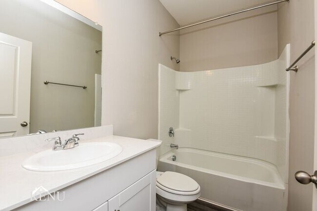 Building Photo - 1309 Escondido Dr