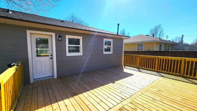 Building Photo - 3 BED 1 Bath Home Andys Sub Addition Bethany, OK