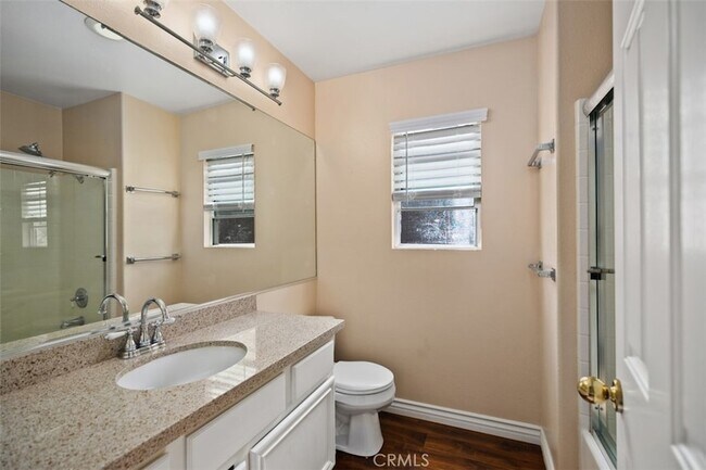 Building Photo - 9 Acorn Ridge