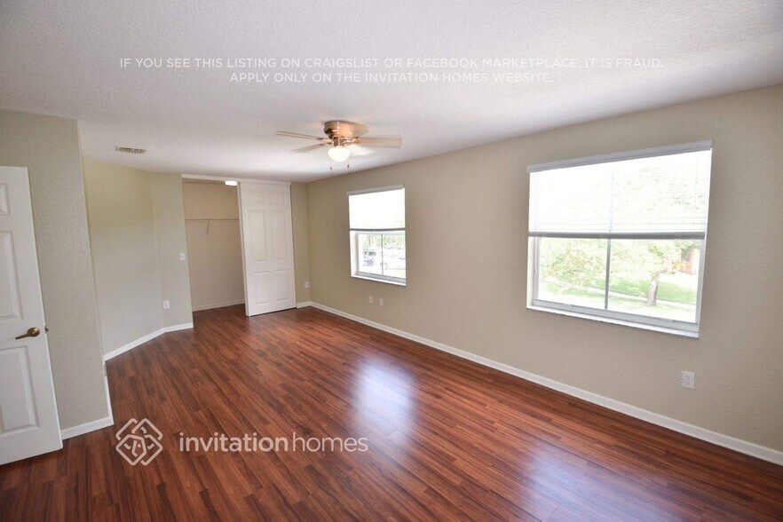 Building Photo - 7594 Oak Grove Cir