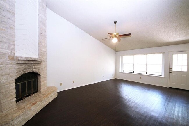 Building Photo - 6503 Heron Dr