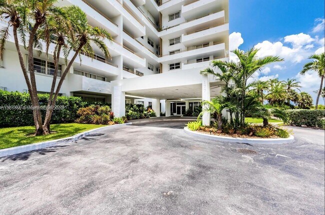 Building Photo - 177 Ocean Ln Dr