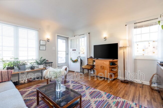 Building Photo - 2009 S 1500 E