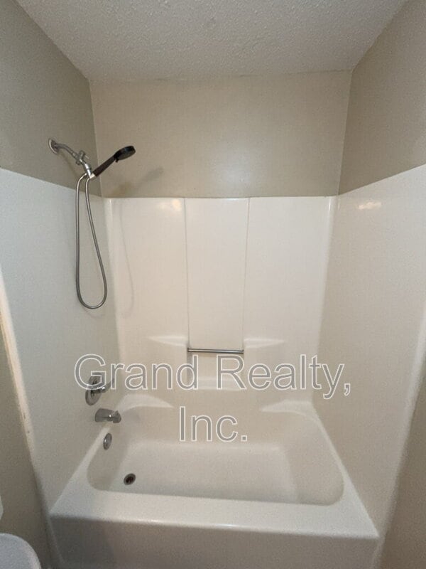 Building Photo - 5385 E Avenida De Golf