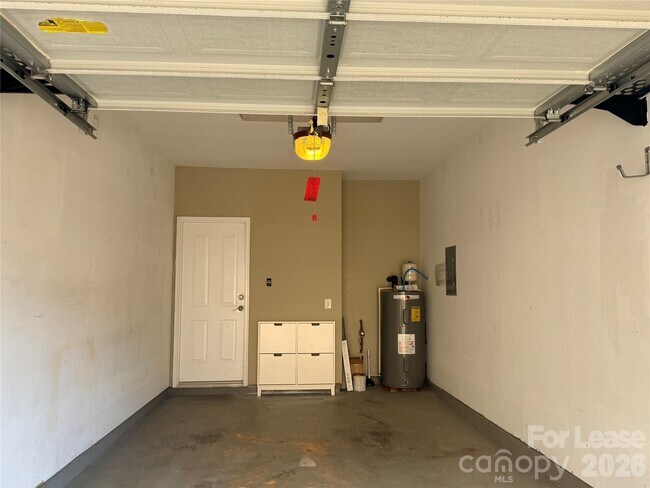 Building Photo - 10968 Princeton Village Dr