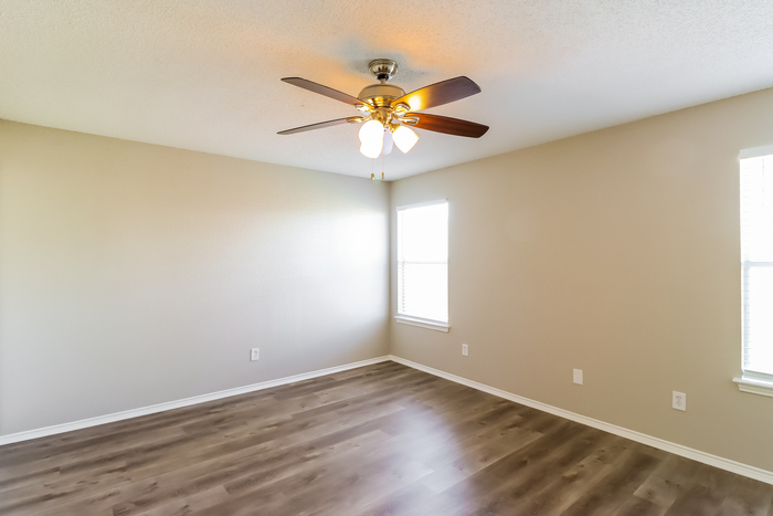 Building Photo - 1615 Appaloosa Dr
